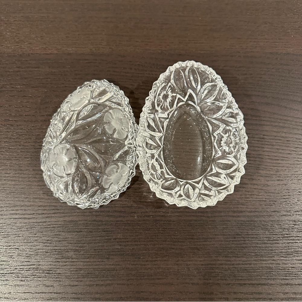 Vintage Egg Shaped Crystal Trinket Box with Etched Floral Design sz 5.5” approx.